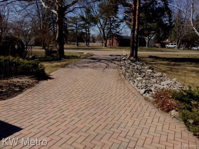 144 Booth Road Troy, MI 48085 - Photo 11 of 21 photo+5-4 2.jpg