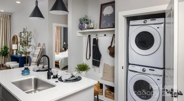 $1,351 | 2220 Wilkinson Boulevard, Unit A0, Charlotte, NC 28208