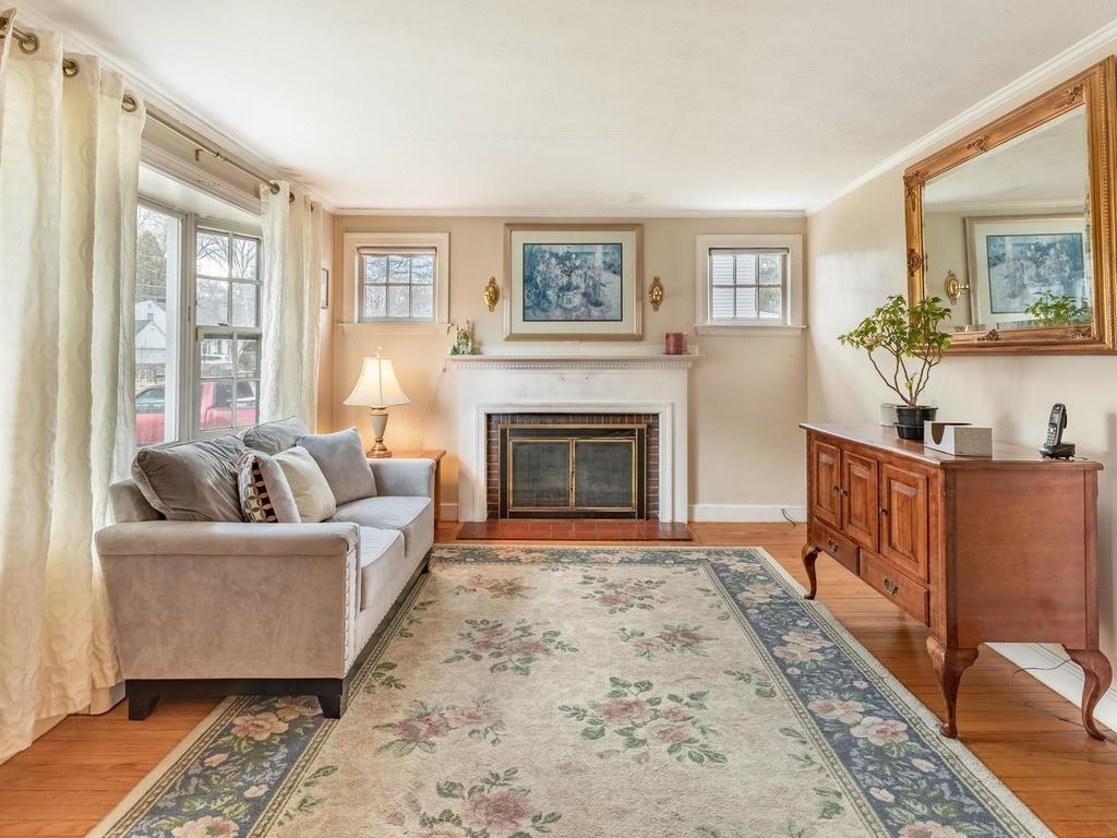 53 Wescroft Road Reading, MA 01867 - Photo 4 of 28 Gallery Image 4