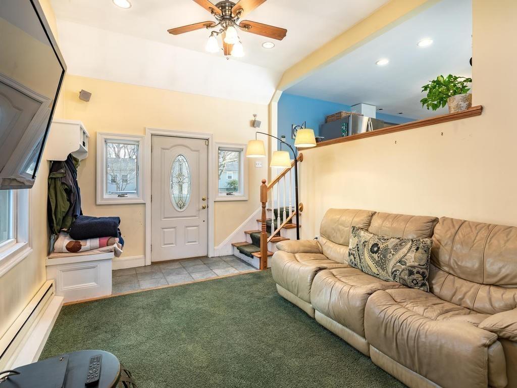 53 Wescroft Road Reading, MA 01867 - Photo 6 of 28 Gallery Image 6