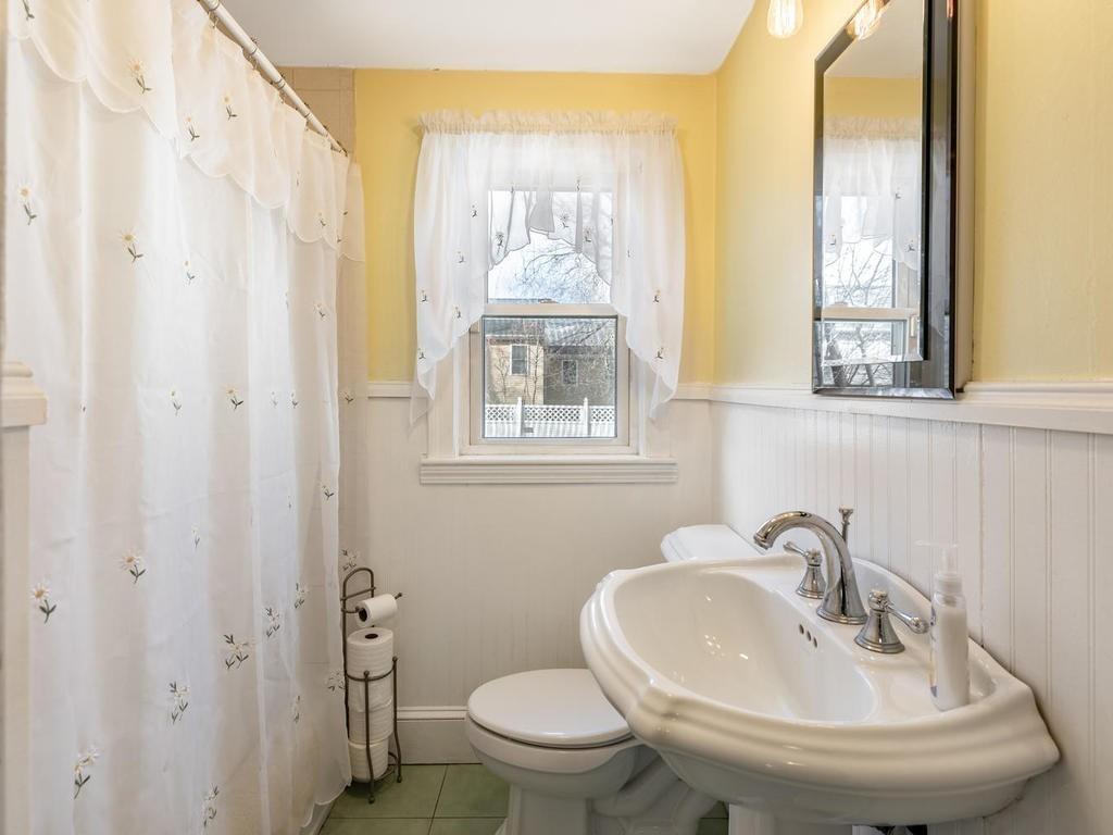 53 Wescroft Road Reading, MA 01867 - Photo 7 of 28 Gallery Image 7