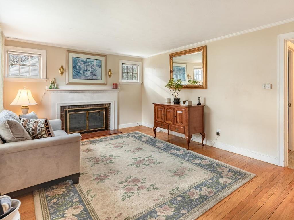 53 Wescroft Road Reading, MA 01867 - Photo 8 of 28 Gallery Image 8