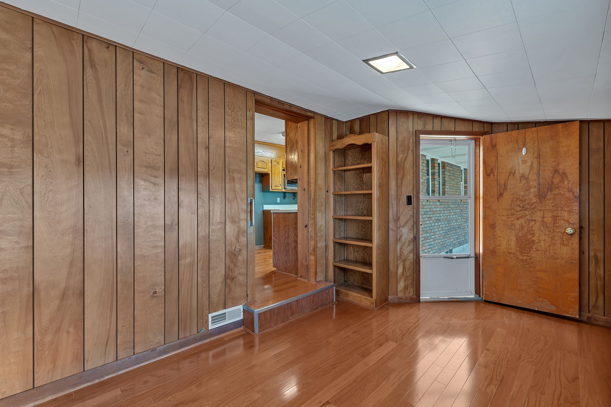 623 Highway 50 Centerville, TN 37033 - Photo 33 of 69 an empty room with closet area