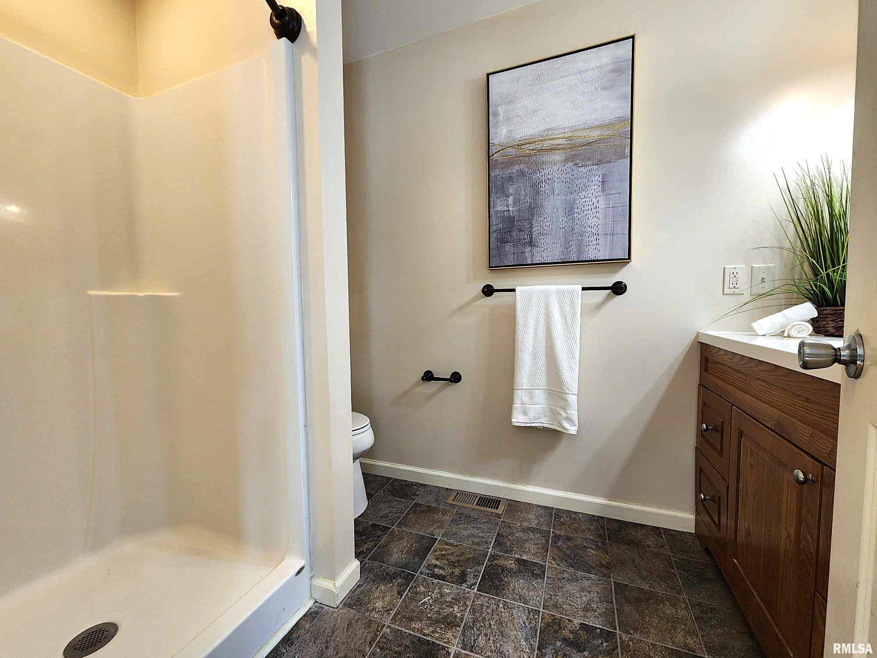 210 Bittersweet Street Payson, IL 62360 - Photo 12 of 33