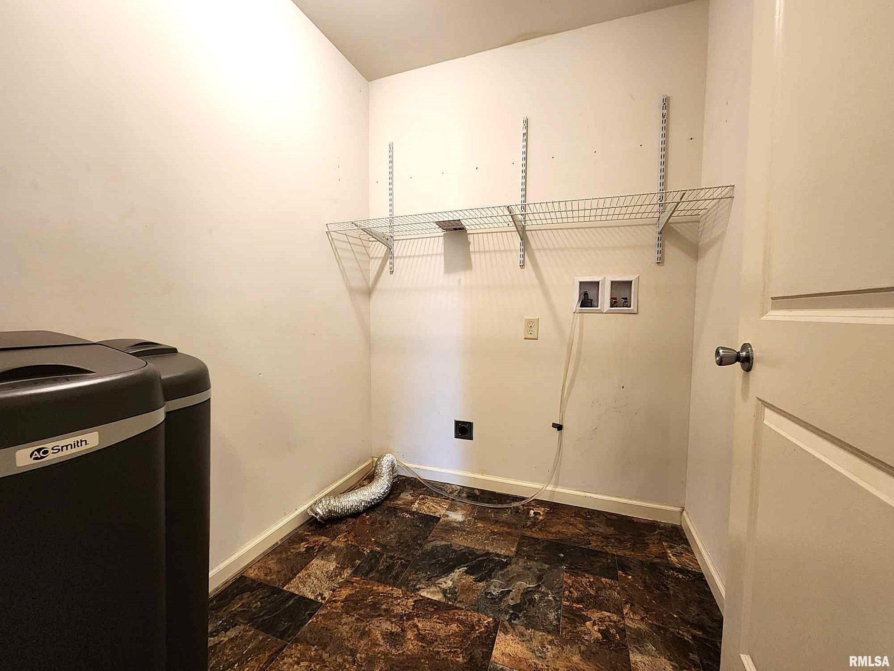 210 Bittersweet Street Payson, IL 62360 - Photo 17 of 33