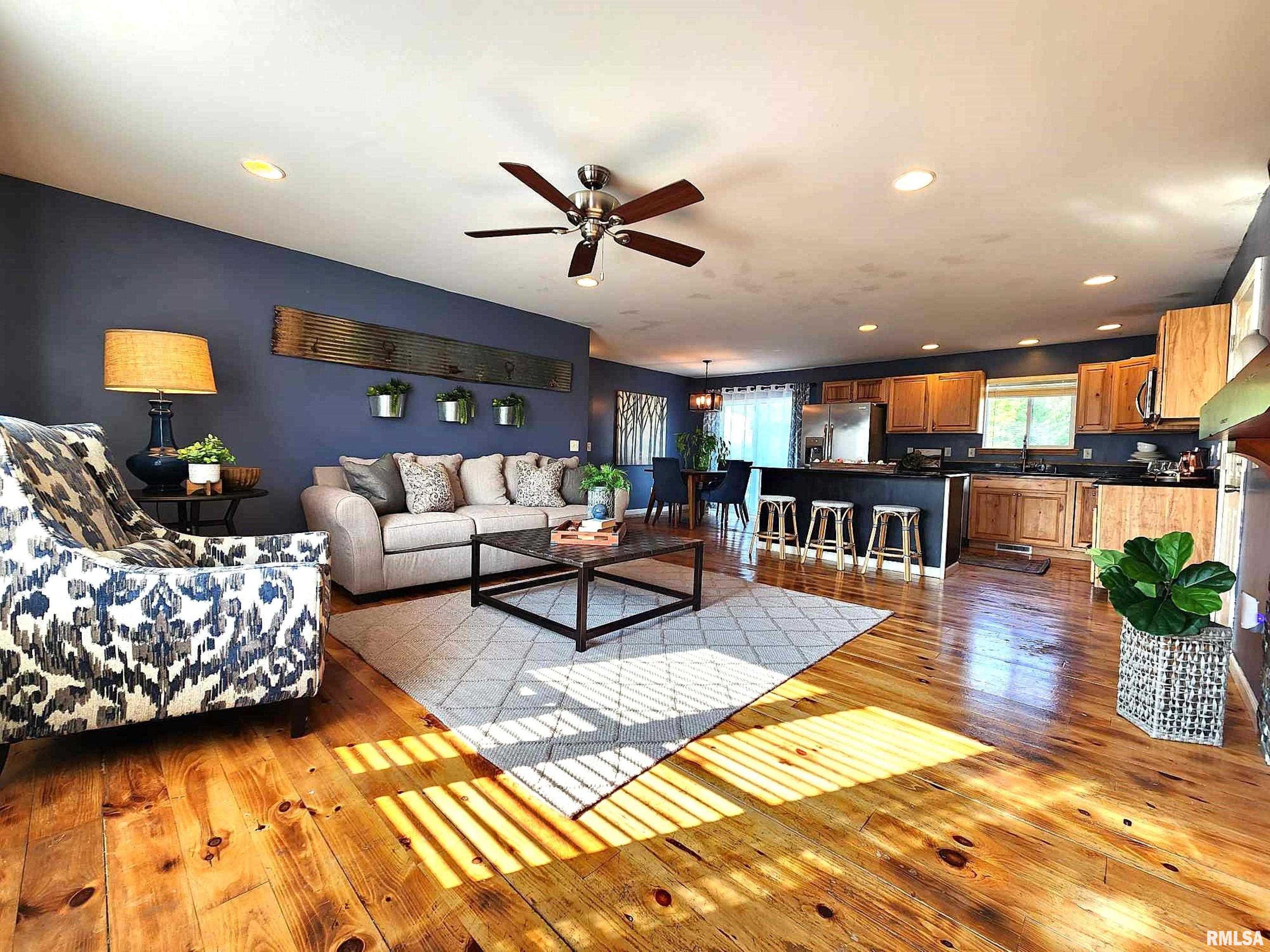 210 Bittersweet Street Payson, IL 62360 - Photo 2 of 33