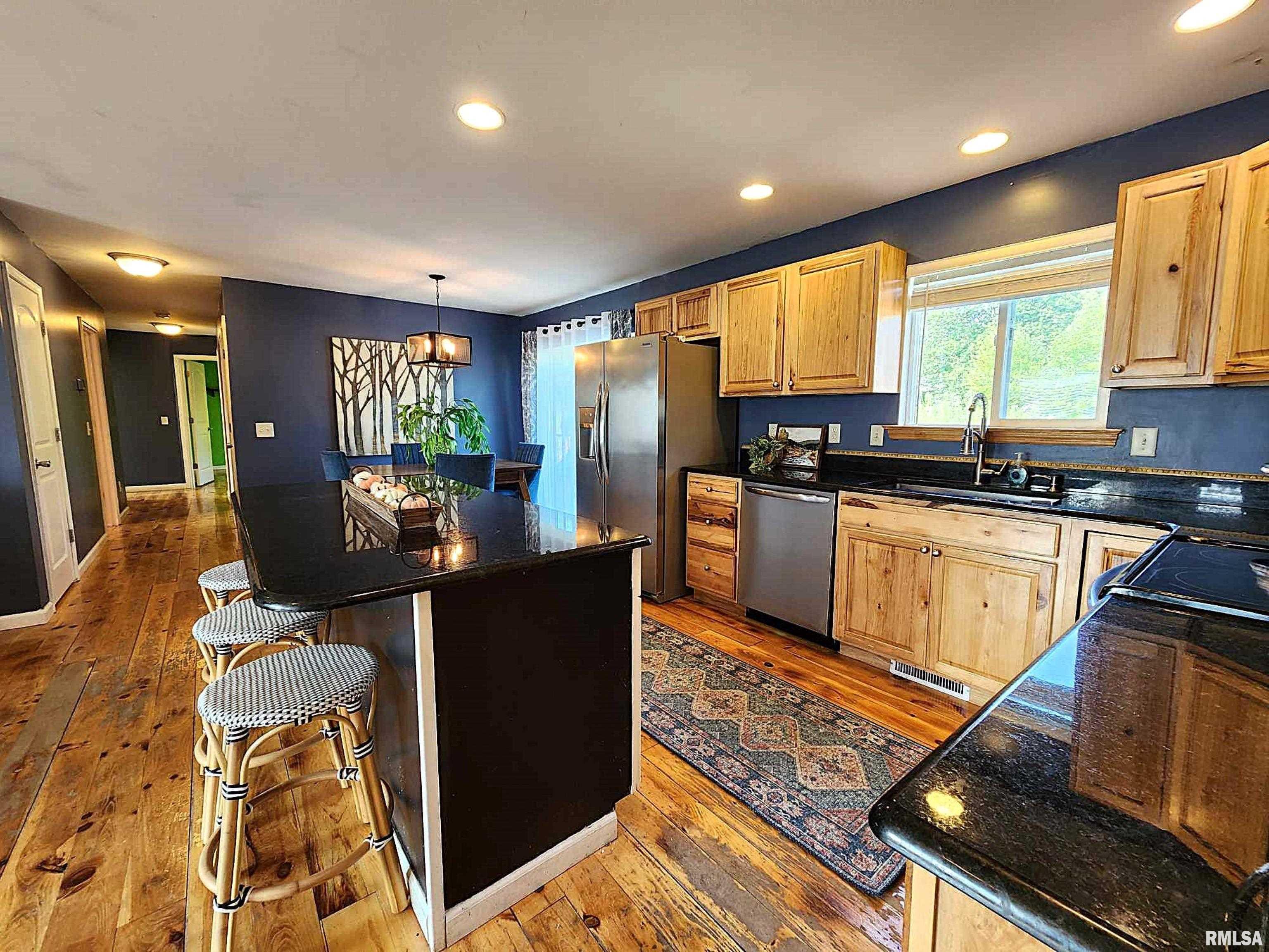 210 Bittersweet Street Payson, IL 62360 - Photo 6 of 33