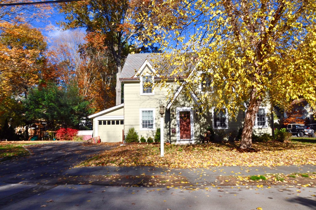 36 Cleveland Road Wellesley, MA 02481 - Photo 1 of 15