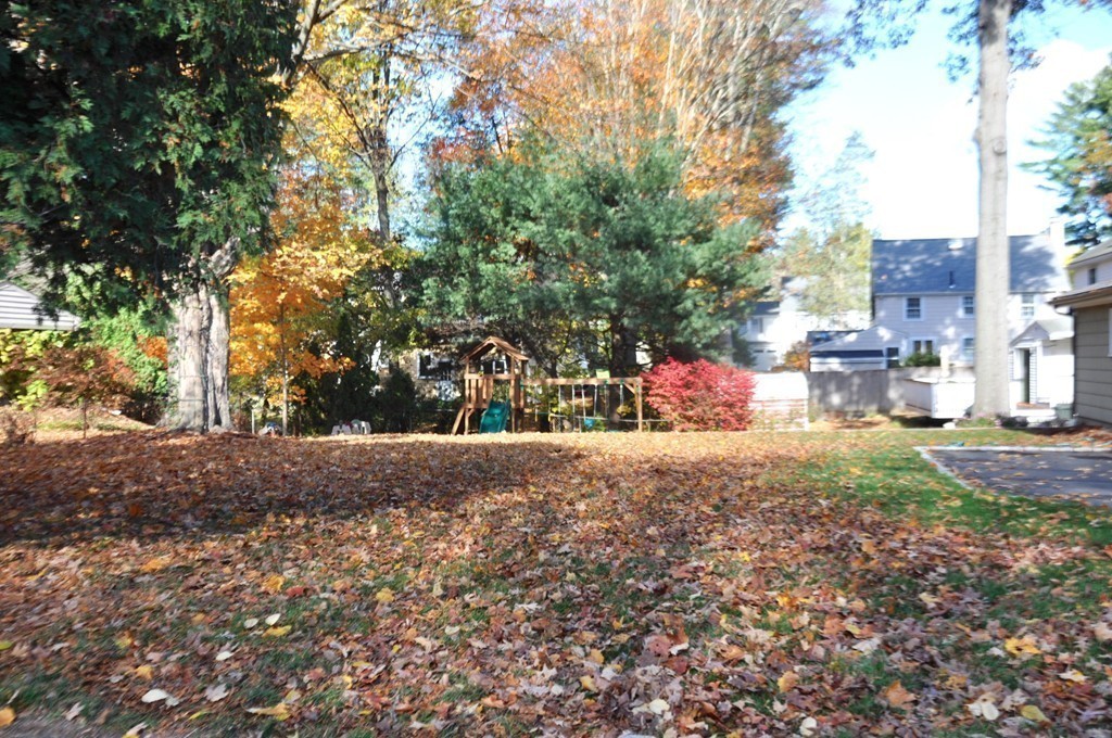 36 Cleveland Road Wellesley, MA 02481 - Photo 14 of 15