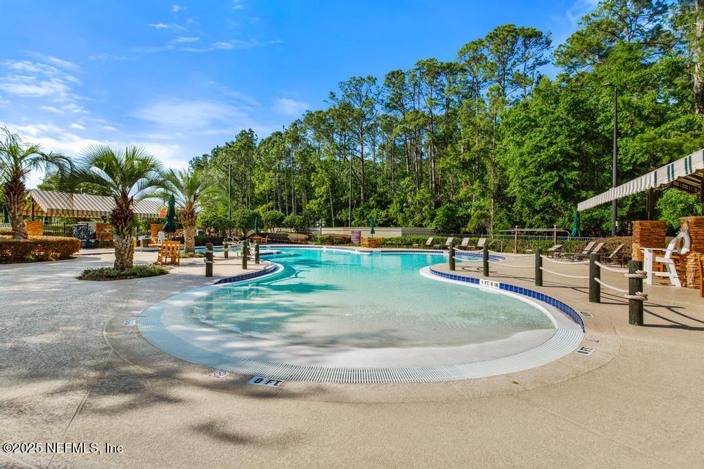 555 Hedgewood Drive St. Augustine, FL 32092 - Photo 64 of 70 a view of outdoor space with garden
