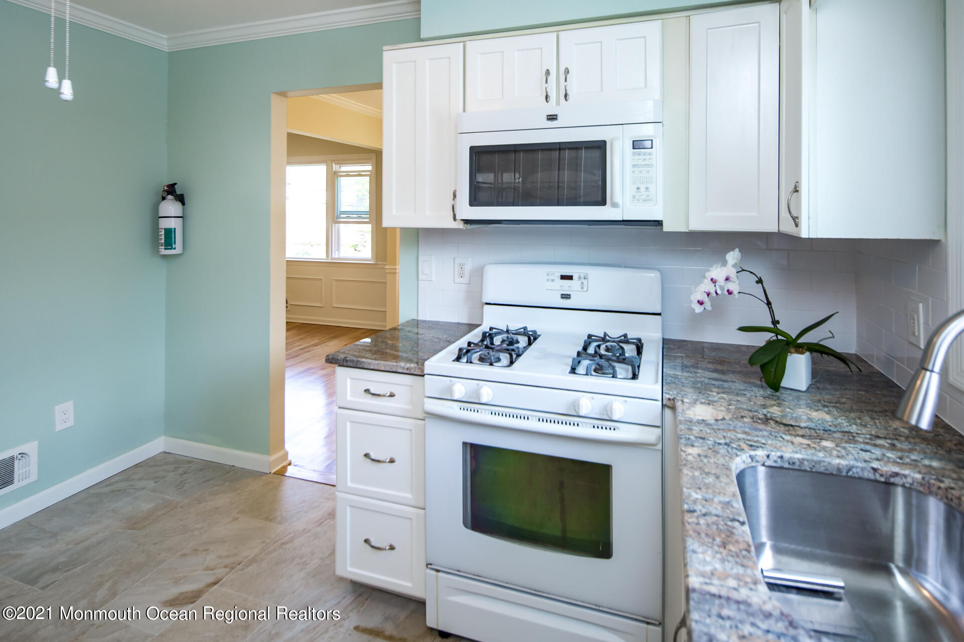 278 Spring Street, Unit B Red Bank, NJ 07701 - Photo 15 of 26 30_2nd floor-Kitchen-6