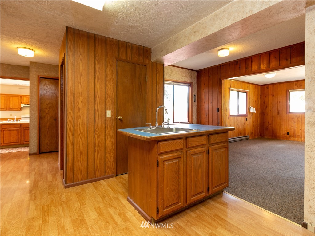 241 Cousins Road Chehalis, WA 98532 - Photo 9 of 27 a bathroom with a sink and a mirror