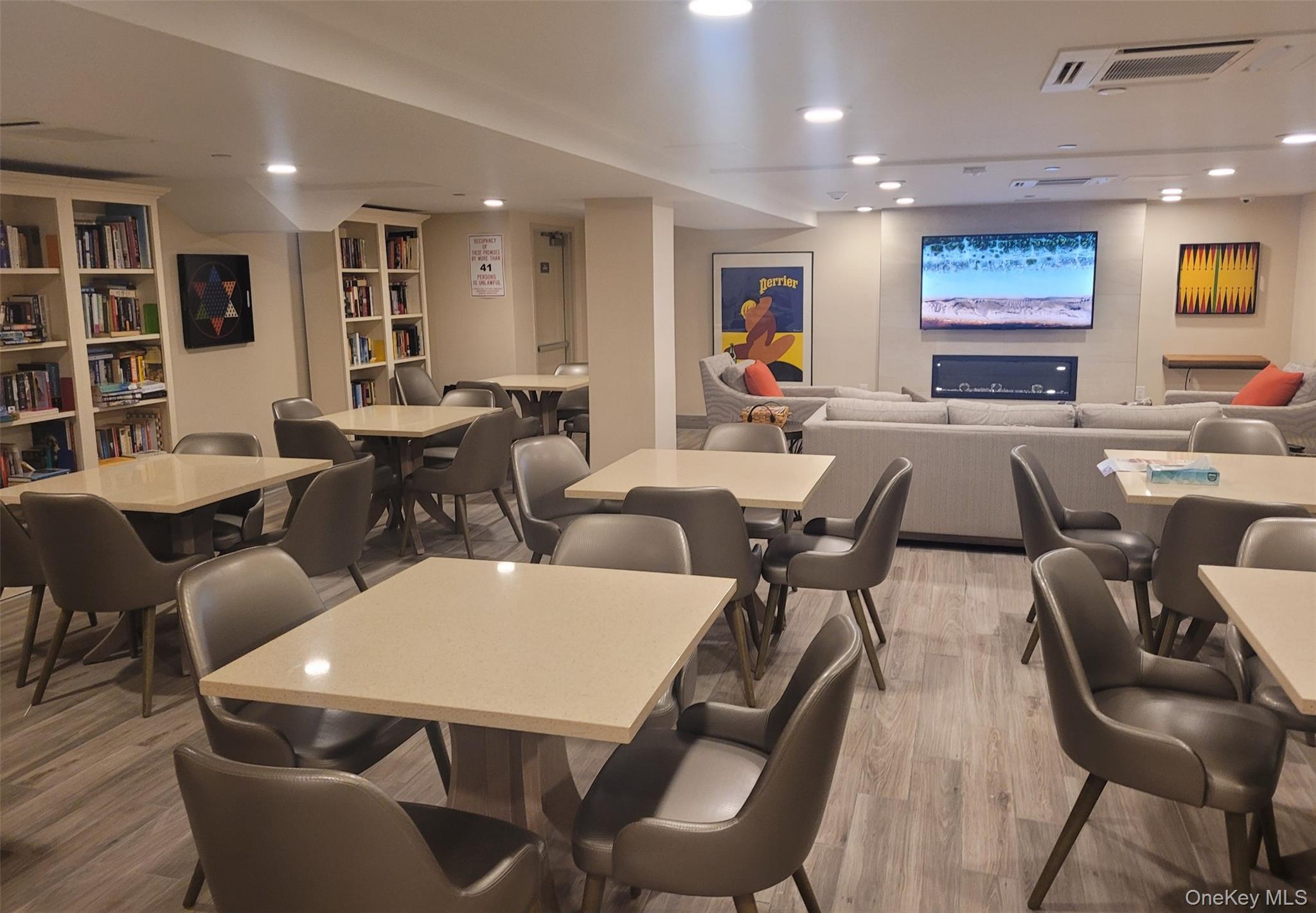 2 Richmond Road, Unit 4F Lido Beach, NY 11561 - Photo 16 of 26 Lounge Area