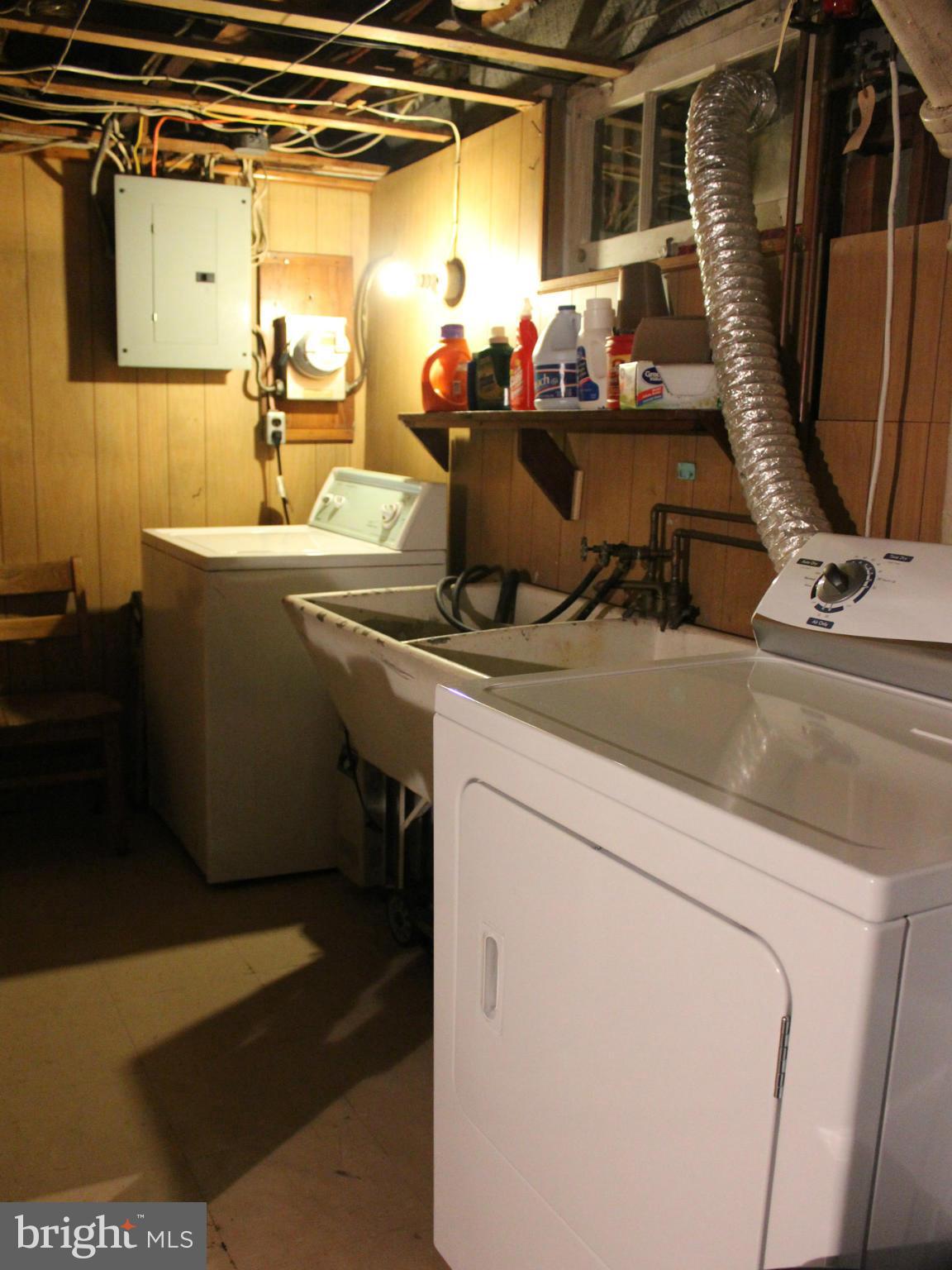 234 Arden Road West Baltimore, MD 21225 - Photo 22 of 26 a view of a room with gym equipment