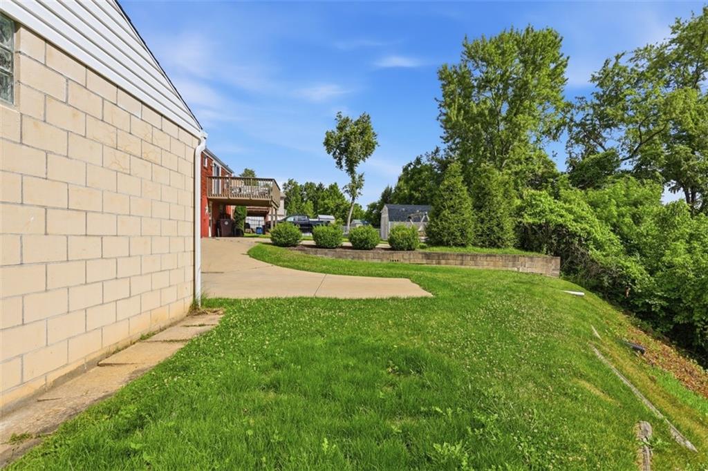 5229 Meadowcrest Road Pittsburgh, PA 15236 - Photo 28 of 35