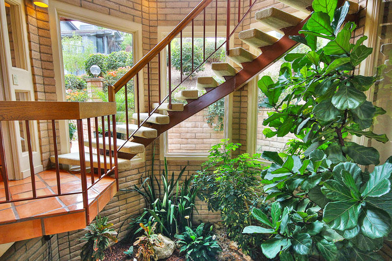 Atrium 1.jpg