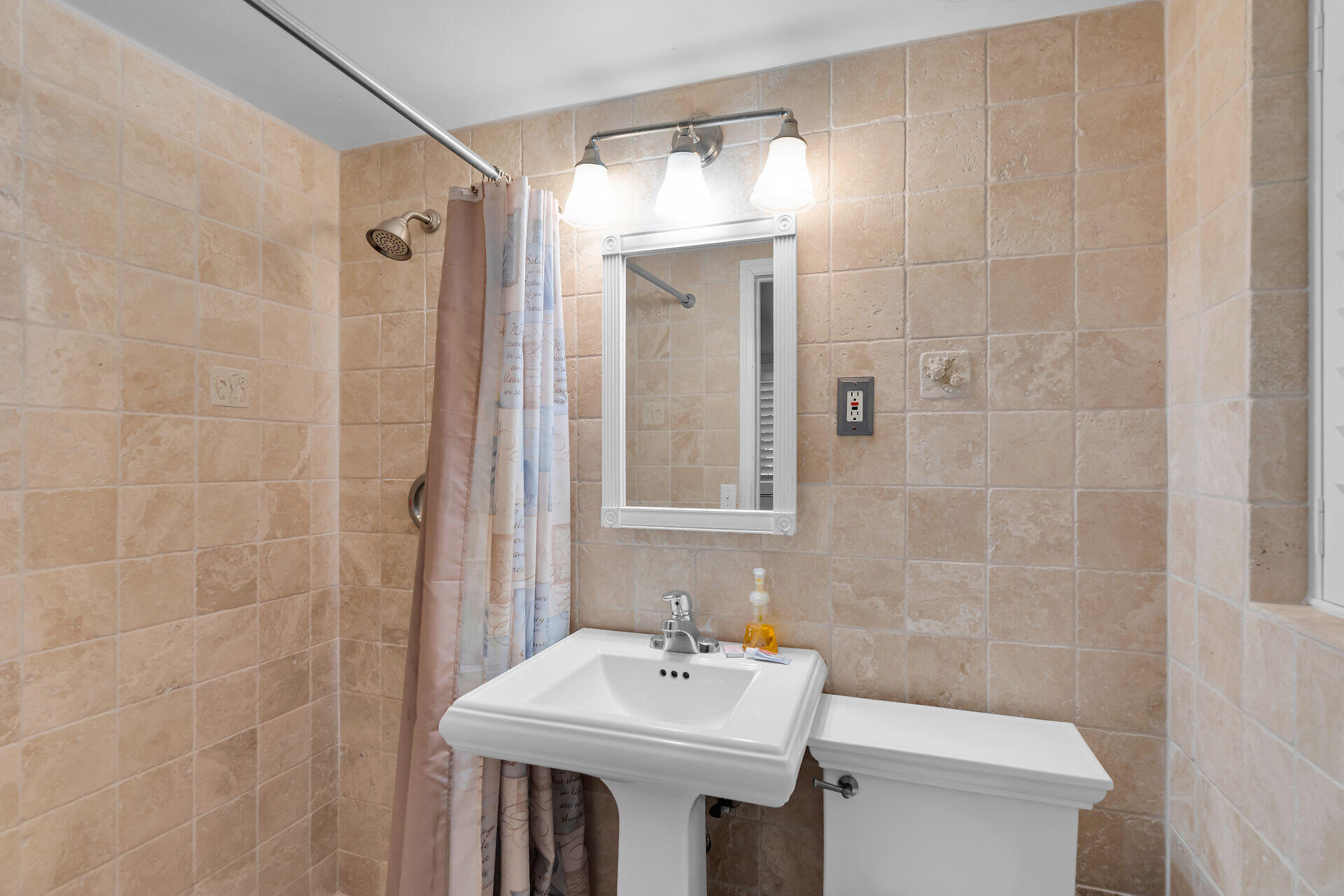 853 Ellen Drive Key Largo, FL 33037 - Photo 31 of 42 a bathroom with a sink a toilet and shower