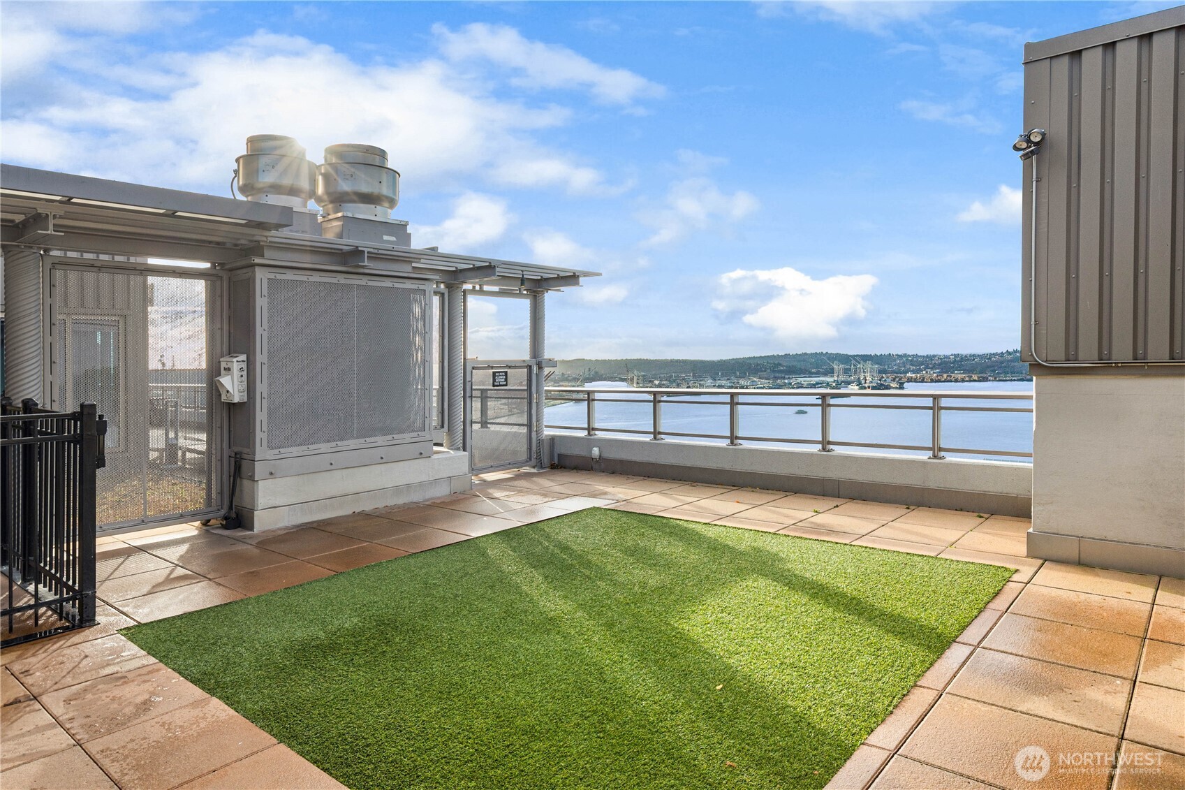 2033 2nd Avenue, Unit 1602 Seattle, WA 98121 - Photo 28 of 40