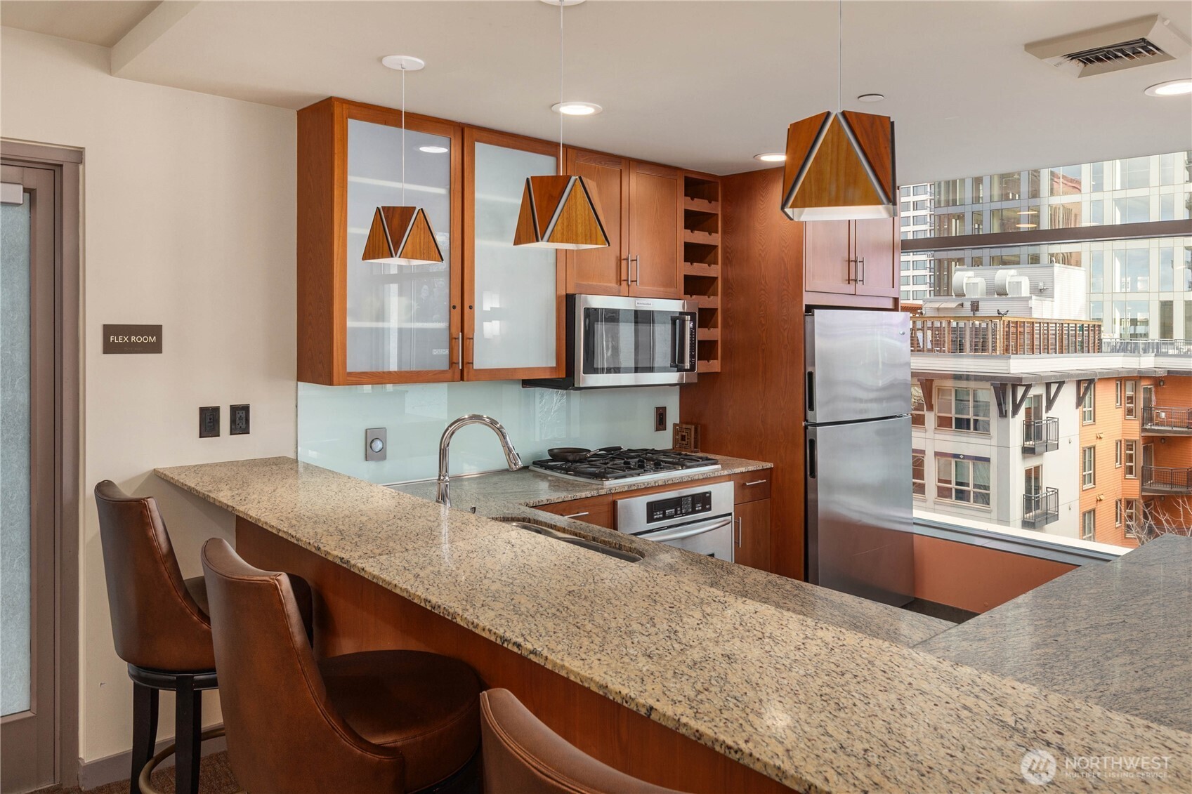 2033 2nd Avenue, Unit 1602 Seattle, WA 98121 - Photo 31 of 40