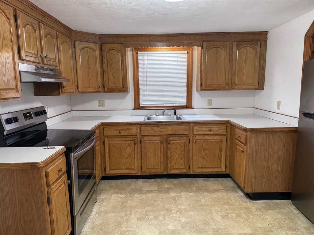 192 Spring Street Bridgewater, MA 02324 - Photo 16 of 21