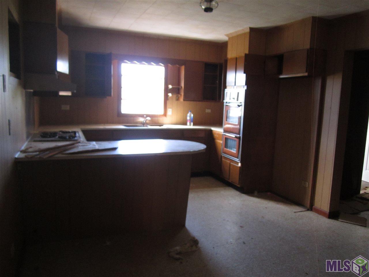 18687 East Main Street Galliano, LA 70354 - Photo 2 of 13 Kitchen