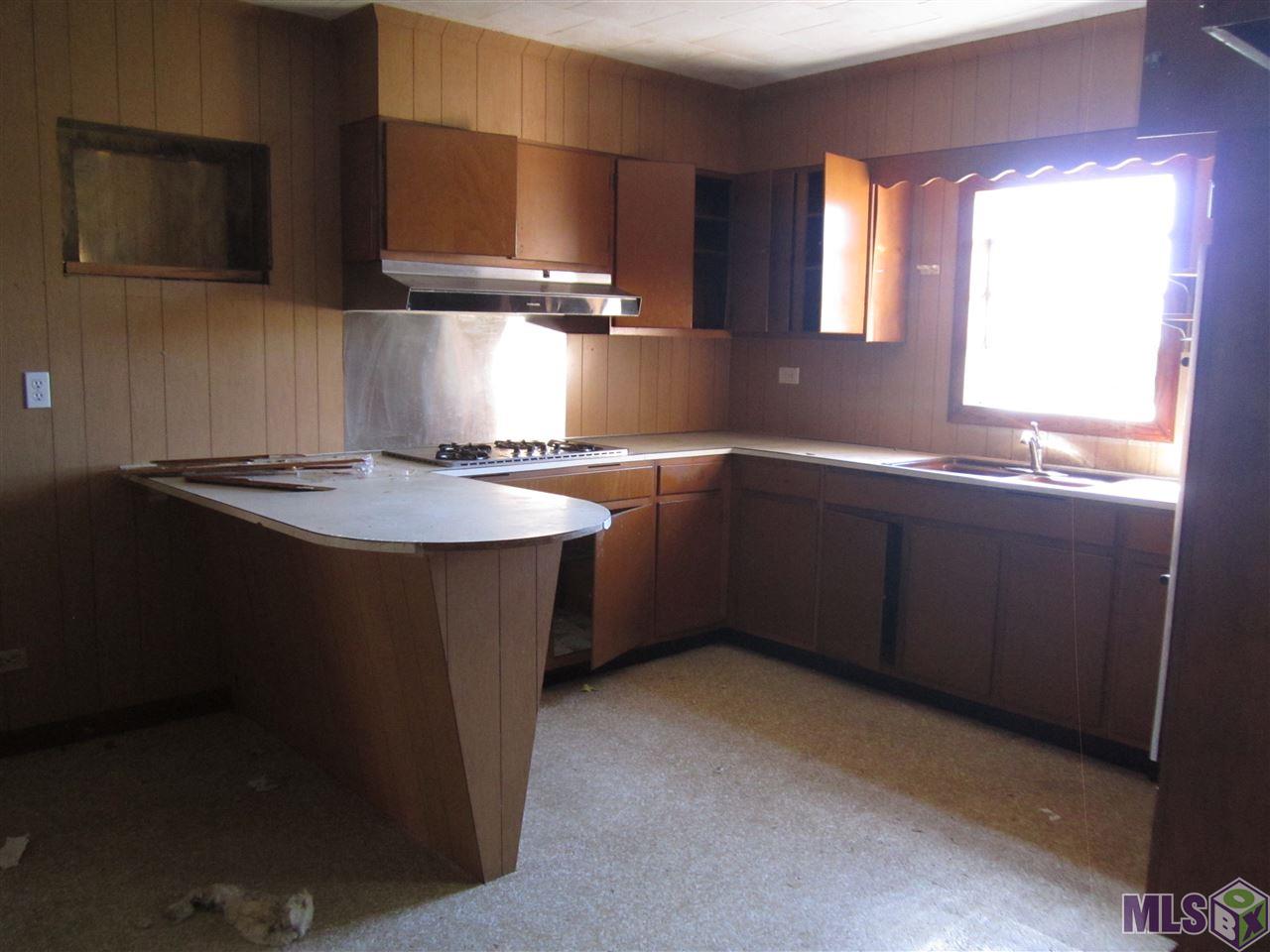 18687 East Main Street Galliano, LA 70354 - Photo 3 of 13 Kitchen