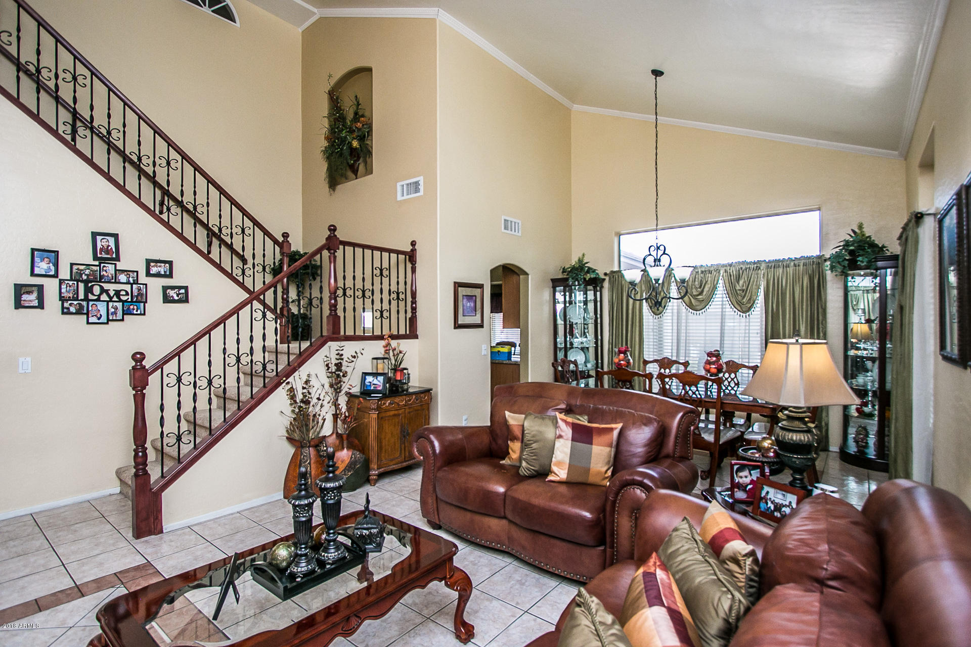 618 East Ranch Road Gilbert, AZ 85296 - Photo 5 of 32 a living room with furniture