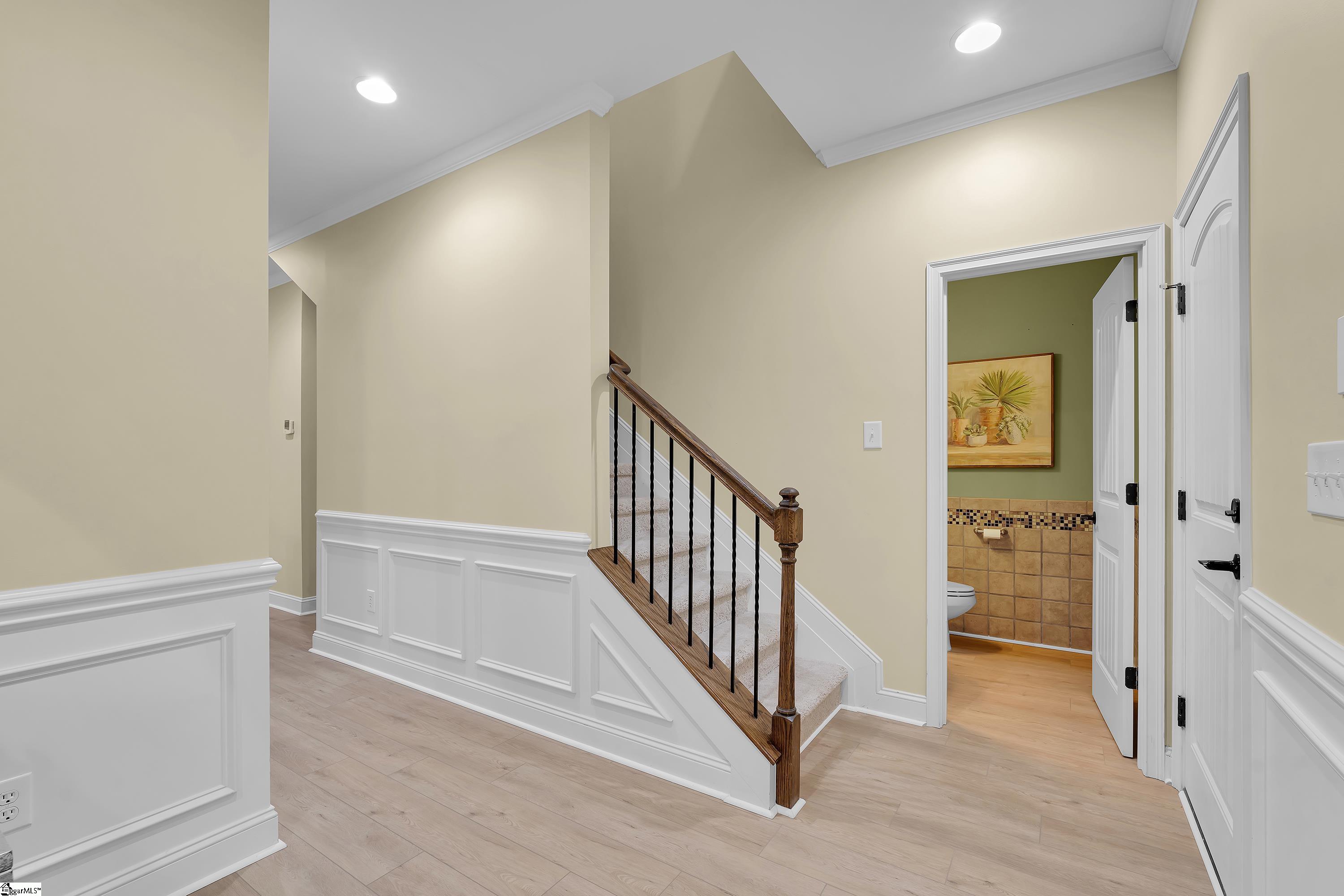 28 Barnwood Circle Greenville, SC 29607 - Photo 3 of 36