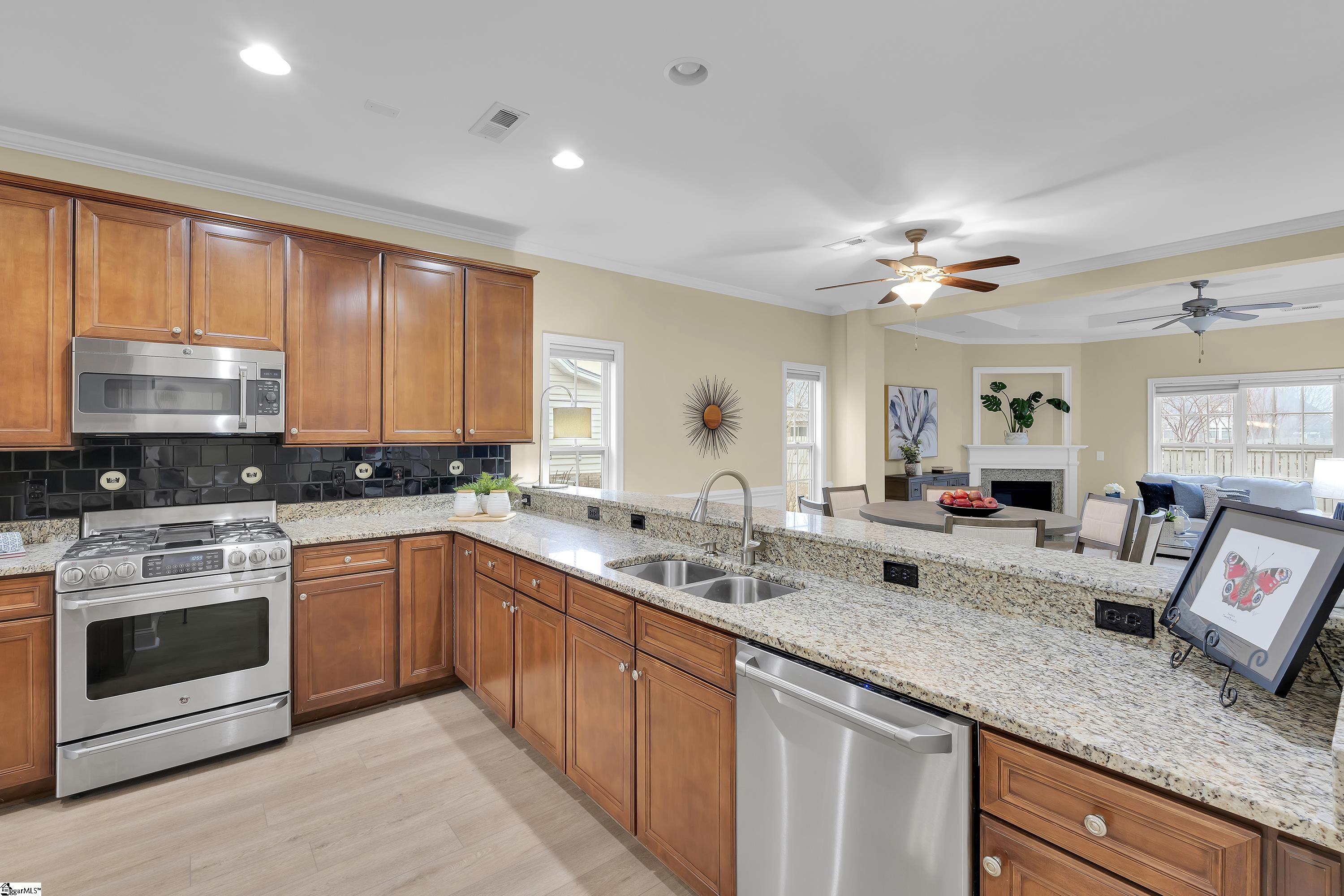 28 Barnwood Circle Greenville, SC 29607 - Photo 31 of 36