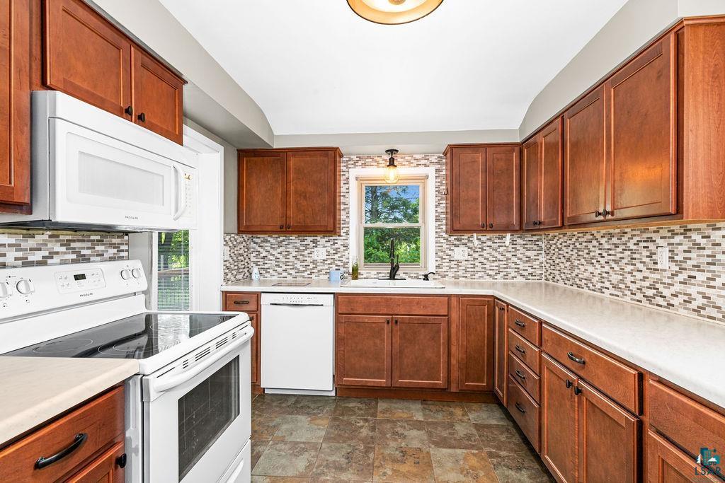 4920 Colorado Street Duluth, MN 55804 - Photo 9 of 51