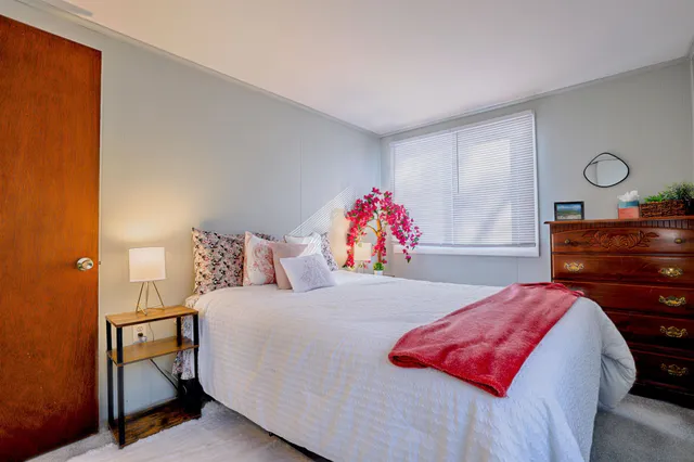 $449,900 | 4 North Shore Drive, Barnstead, NH 03225