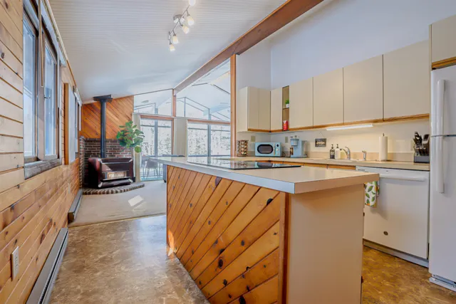 $449,900 | 4 North Shore Drive, Barnstead, NH 03225