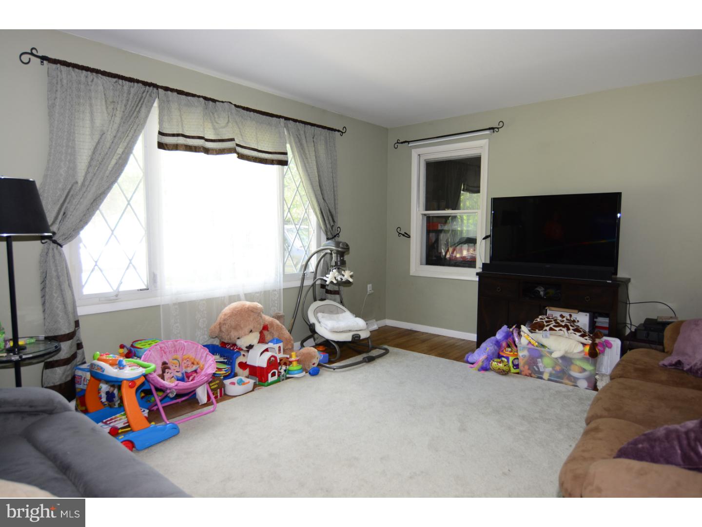 52 Valley Road Wyomissing, PA 19610 - Photo 4 of 22 Gallery Image 4