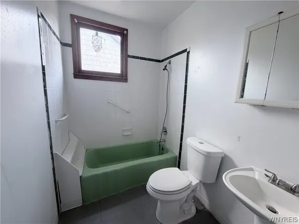 $2,000 | 901 South Park Avenue, Buffalo, NY 14210