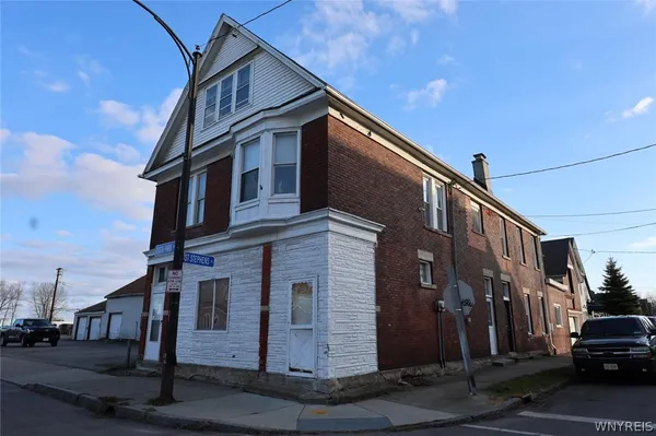 $2,000 | 901 South Park Avenue, Buffalo, NY 14210