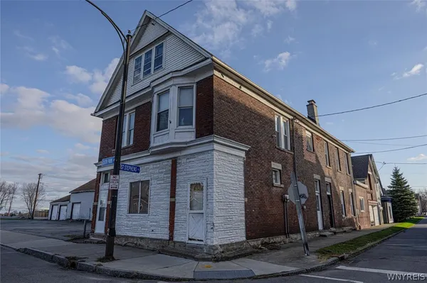 $2,000 | 901 South Park Avenue, Buffalo, NY 14210