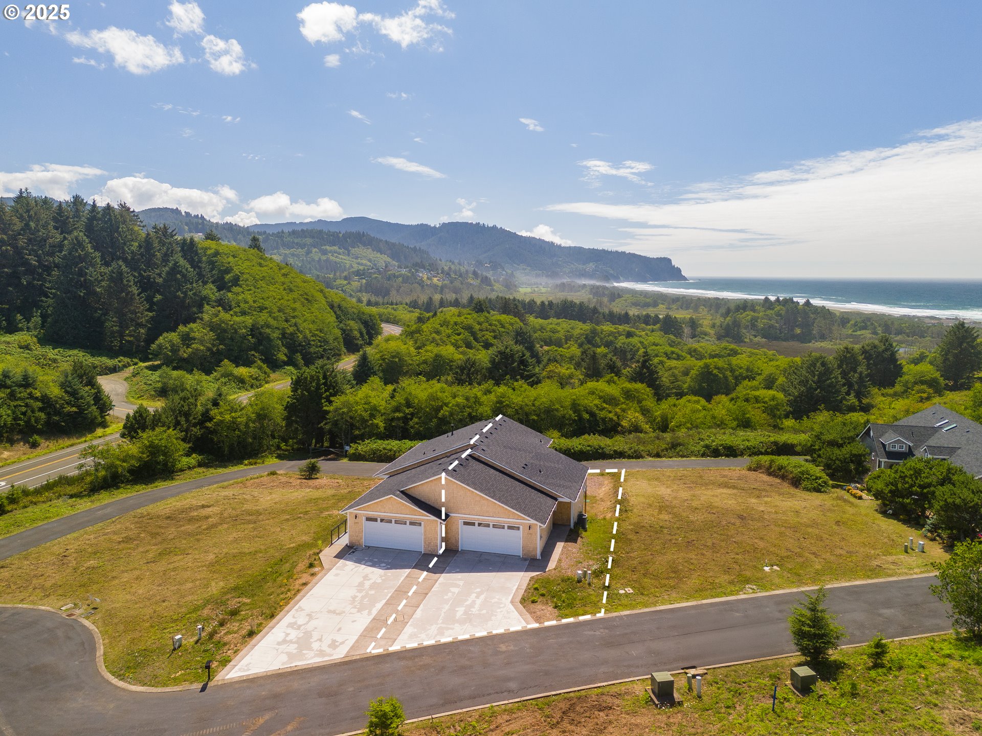 6485 Heron View Neskowin, OR 97149 - Photo 28 of 46 an aerial view of a house