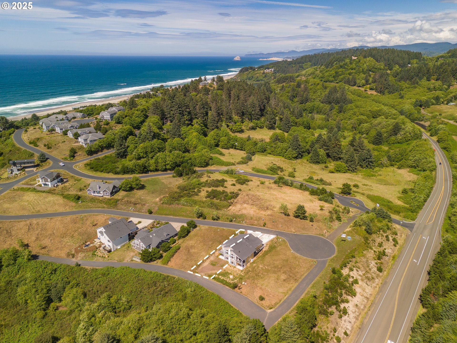 6485 Heron View Neskowin, OR 97149 - Photo 30 of 46 a view of an ocean from a balcony