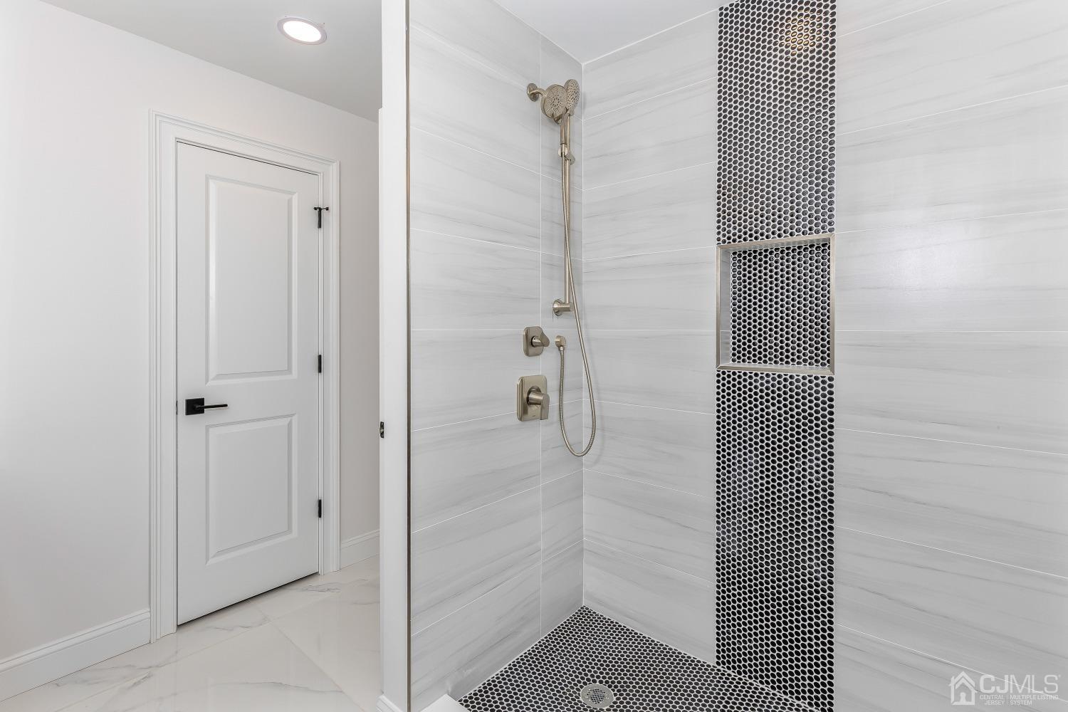 12 Annette Drive Edison, NJ 08820 - Photo 13 of 42 a view of bathroom