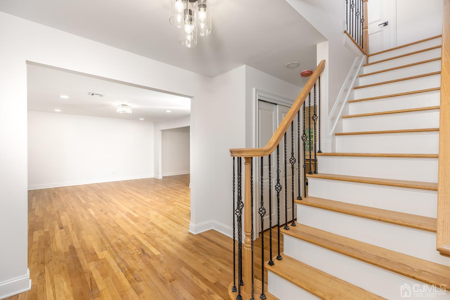 12 Annette Drive Edison, NJ 08820 - Photo 33 of 42 a view of entryway