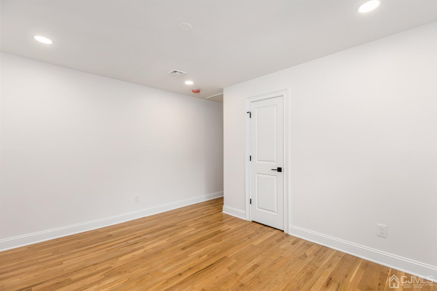 12 Annette Drive Edison, NJ 08820 - Photo 9 of 42 a view of an empty room