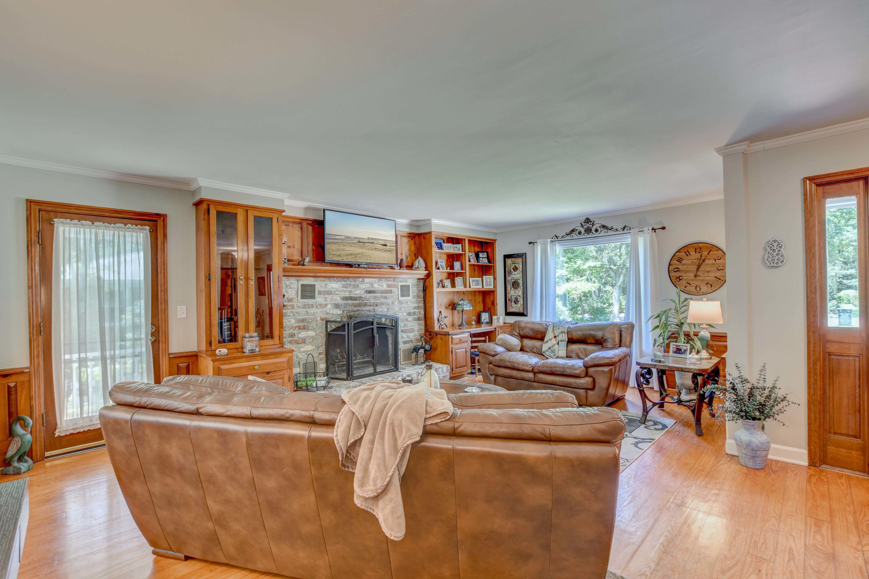 109 Almond Street Pinopolis, SC 29469 - Photo 13 of 49 livingrm