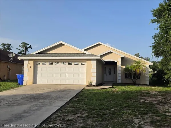 $1,800 | 214 Northwood Road, Sebring, FL 33870