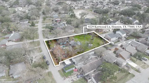 $706,800 | 9229 Kerrwood Lane, Houston, TX 77080