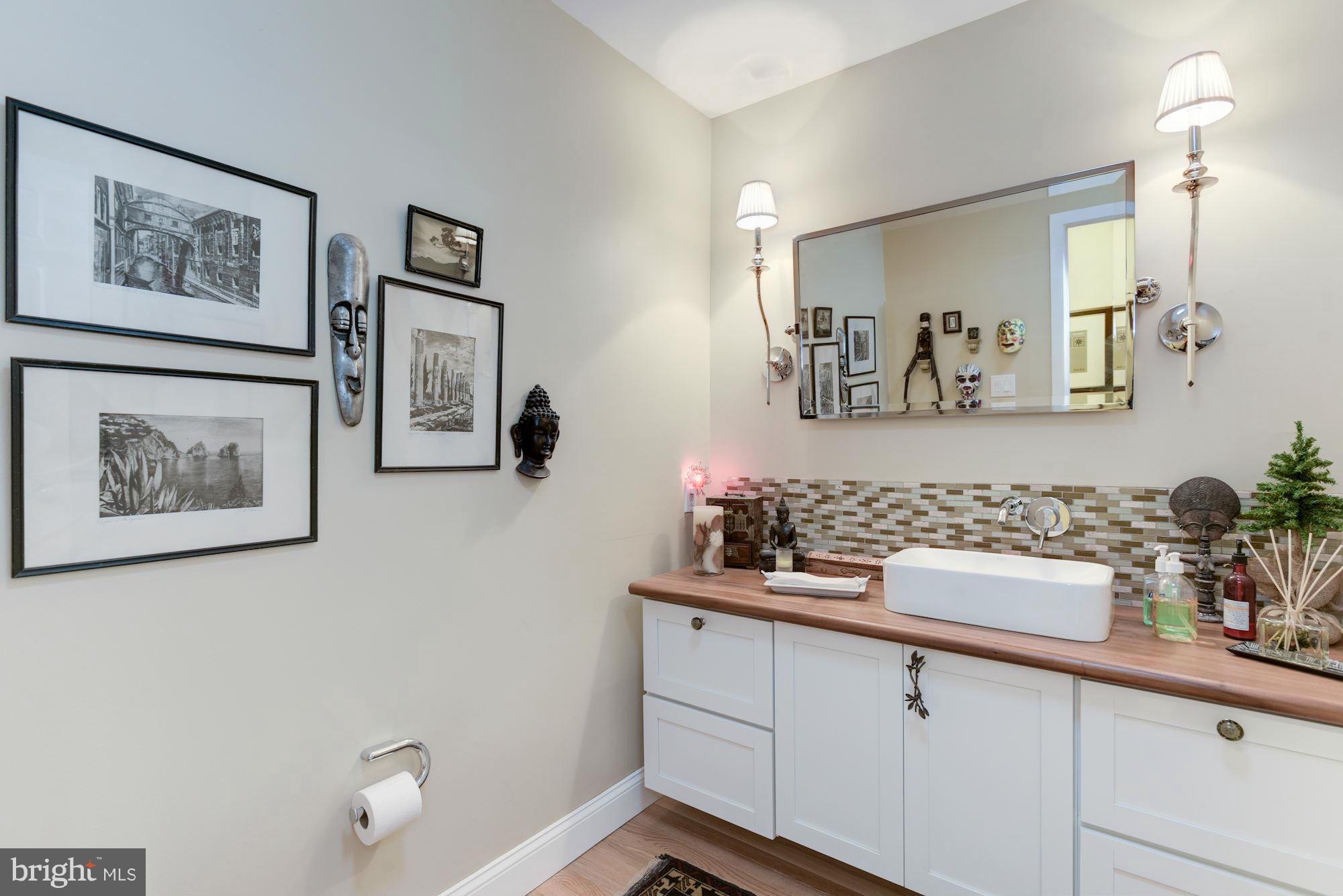 1509 North Village Road Reston, VA 20194 - Photo 14 of 30 Bath