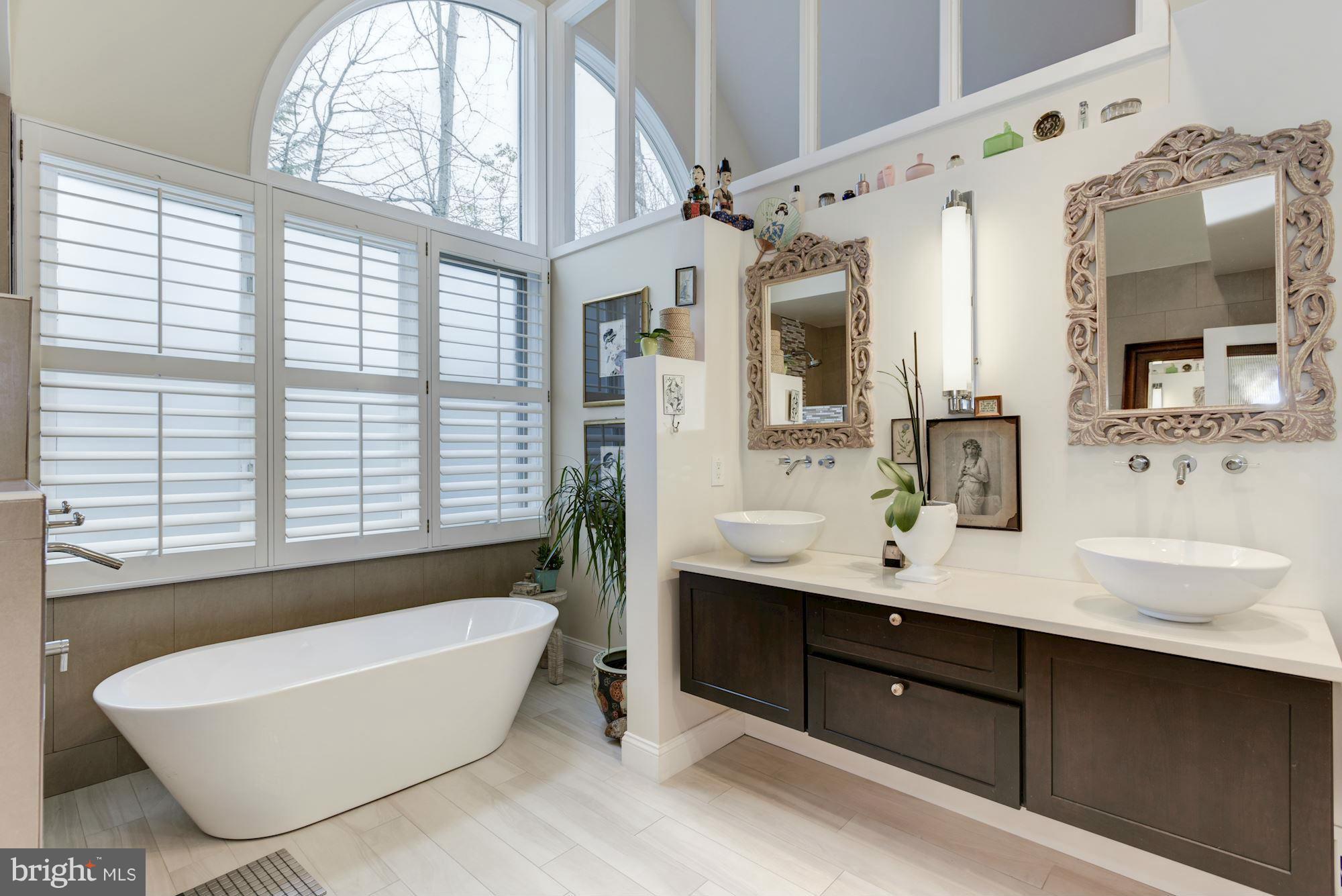 1509 North Village Road Reston, VA 20194 - Photo 17 of 30 Bath (Master)