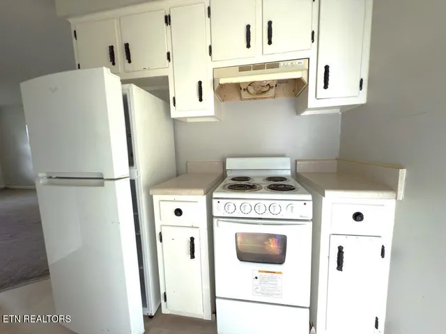 $419,900 | 214 Lakeview Stable Road, Livingston, TN 38570