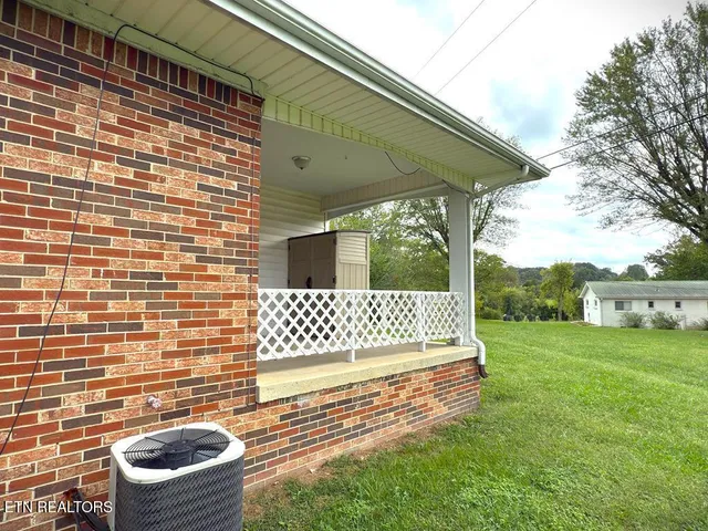 $419,900 | 214 Lakeview Stable Road, Livingston, TN 38570