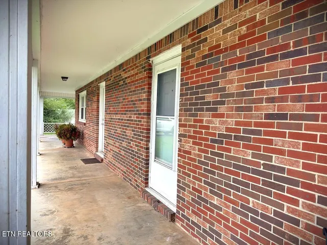 $419,900 | 214 Lakeview Stable Road, Livingston, TN 38570