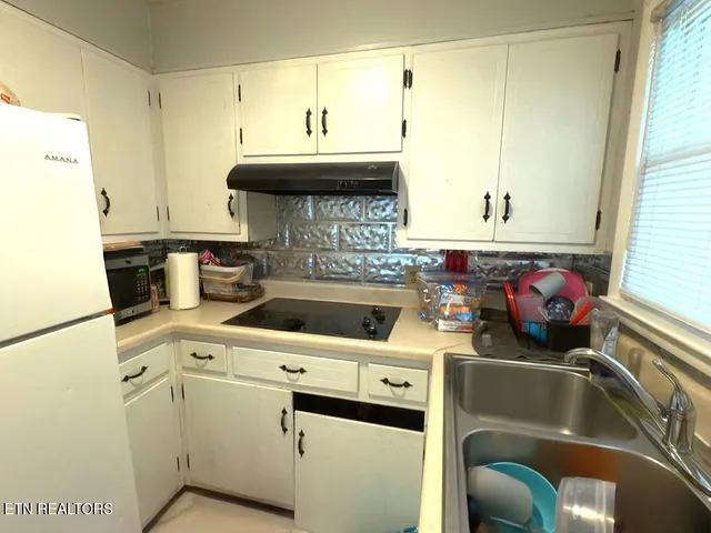 $419,900 | 214 Lakeview Stable Road, Livingston, TN 38570